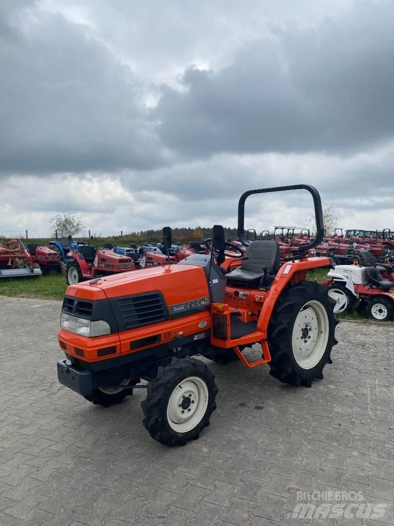 Kubota GL 240 소형 트랙터