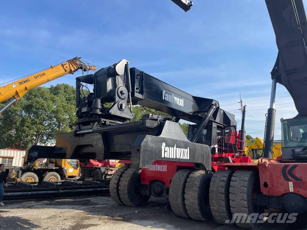 Fantuzzi CS 45 KM 리치 스태커