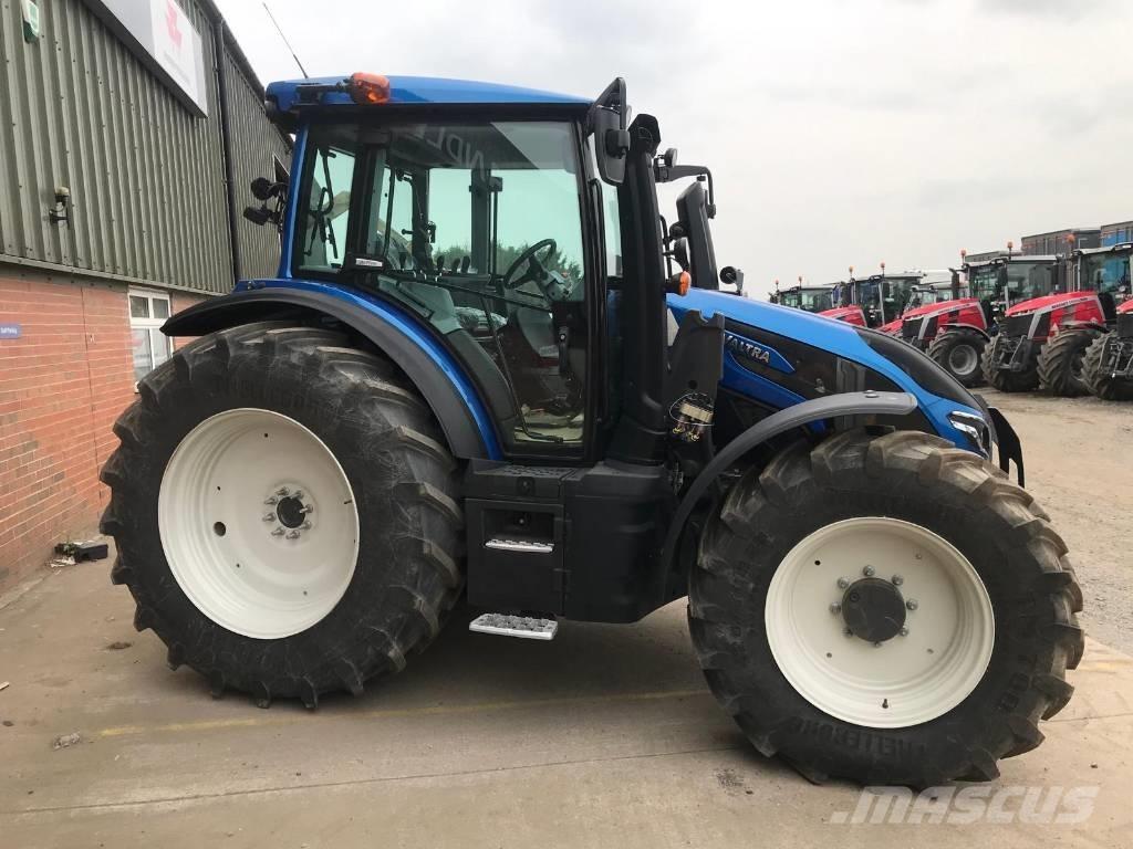 Valtra G 135 A 트랙터