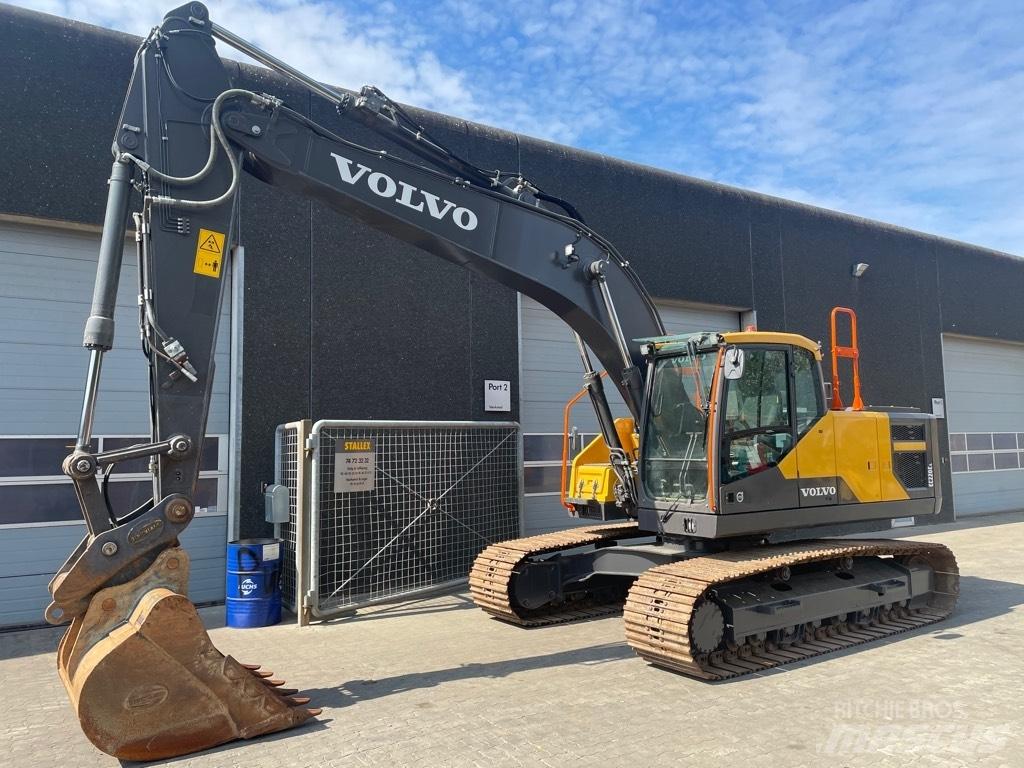 Volvo EC220E 대형 굴삭기 29톤 이상