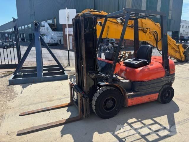 Toyota 26FDF25 디젤 지게차