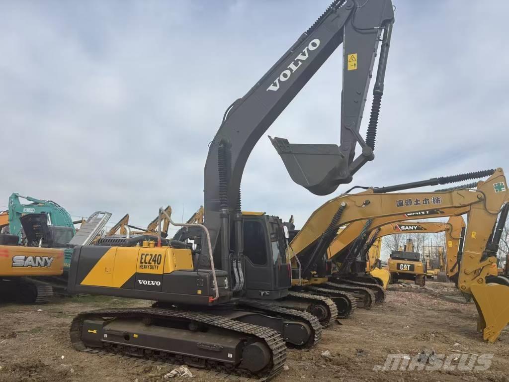Volvo EC 240 대형 굴삭기 29톤 이상