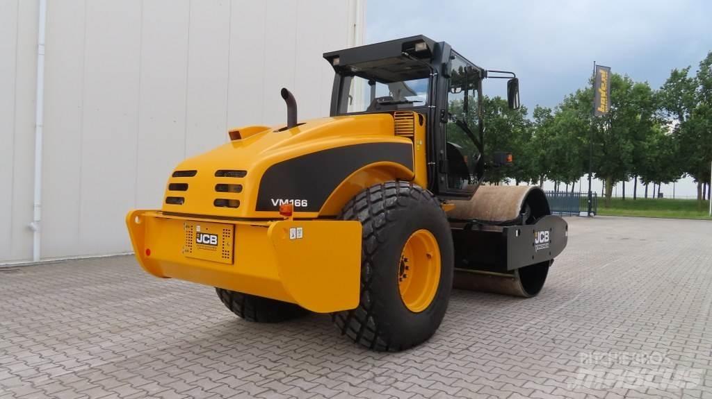 JCB VM166D 싱글 드럼 롤러