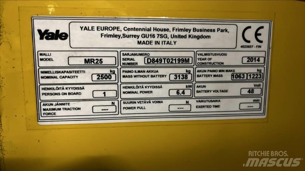 Yale MR25 리치 트럭