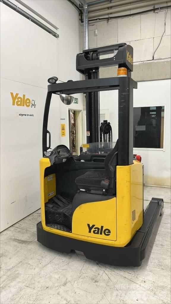 Yale MR25 리치 트럭