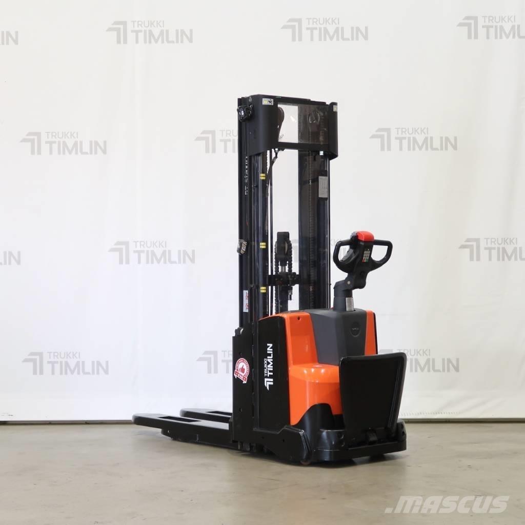 Toyota SWE120L 보행식 리치 지게차