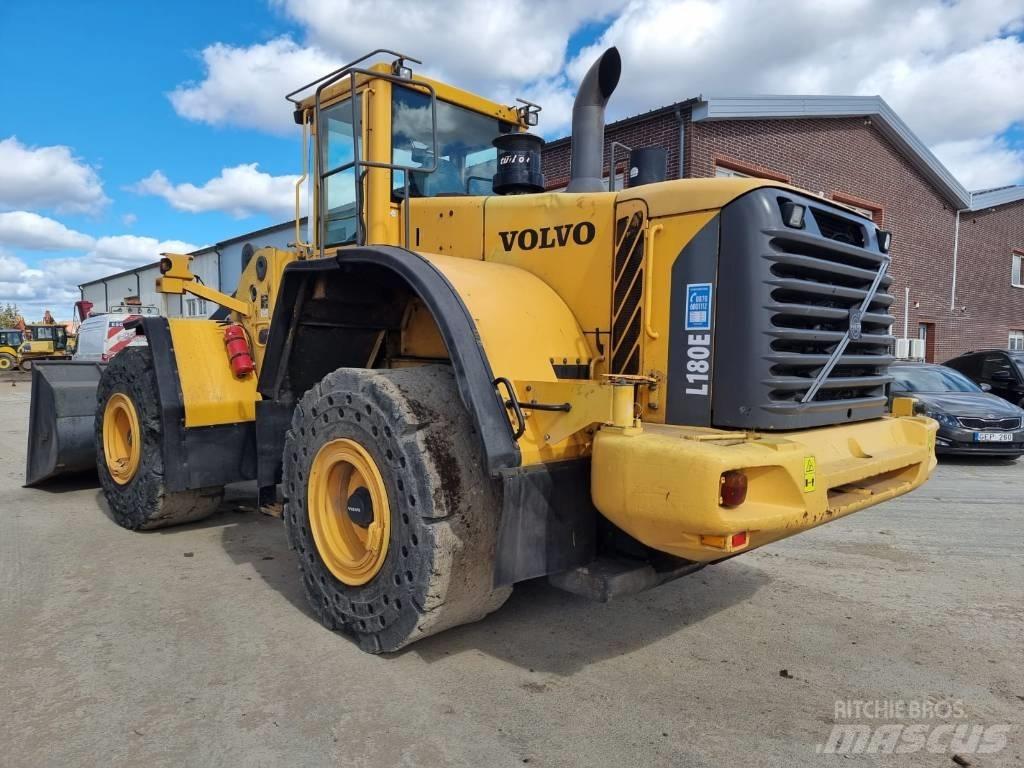 Volvo L 180 E  휠로우더