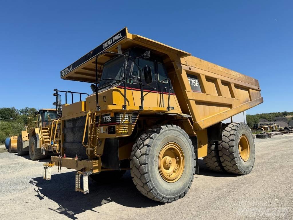 CAT 775 E 초대형 덤프 트럭