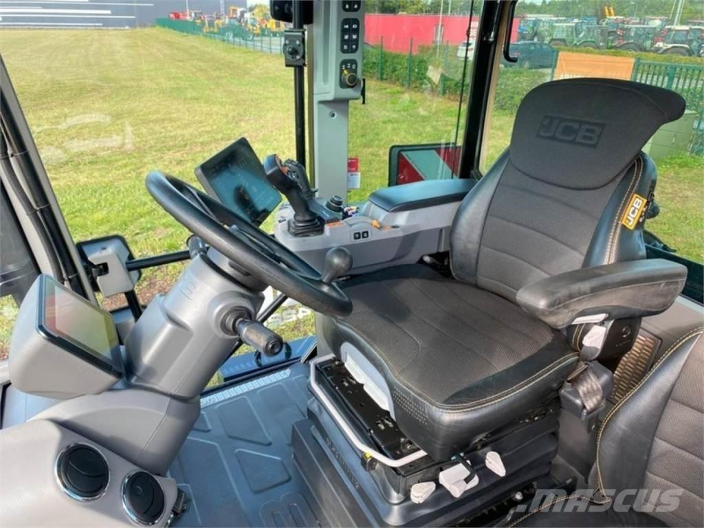 JCB 4220 ICON 트랙터