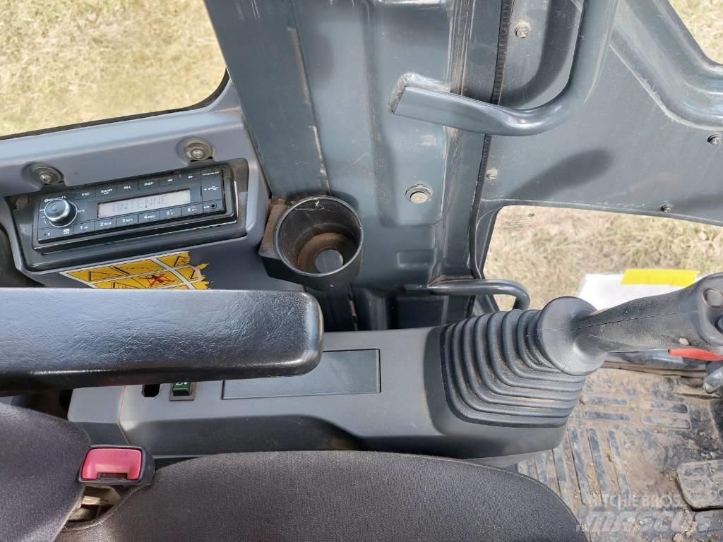 Komatsu PW 118 MR -8  휠 굴삭기