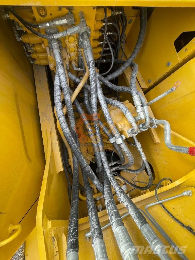 Komatsu PC 200-8 대형 굴삭기 29톤 이상