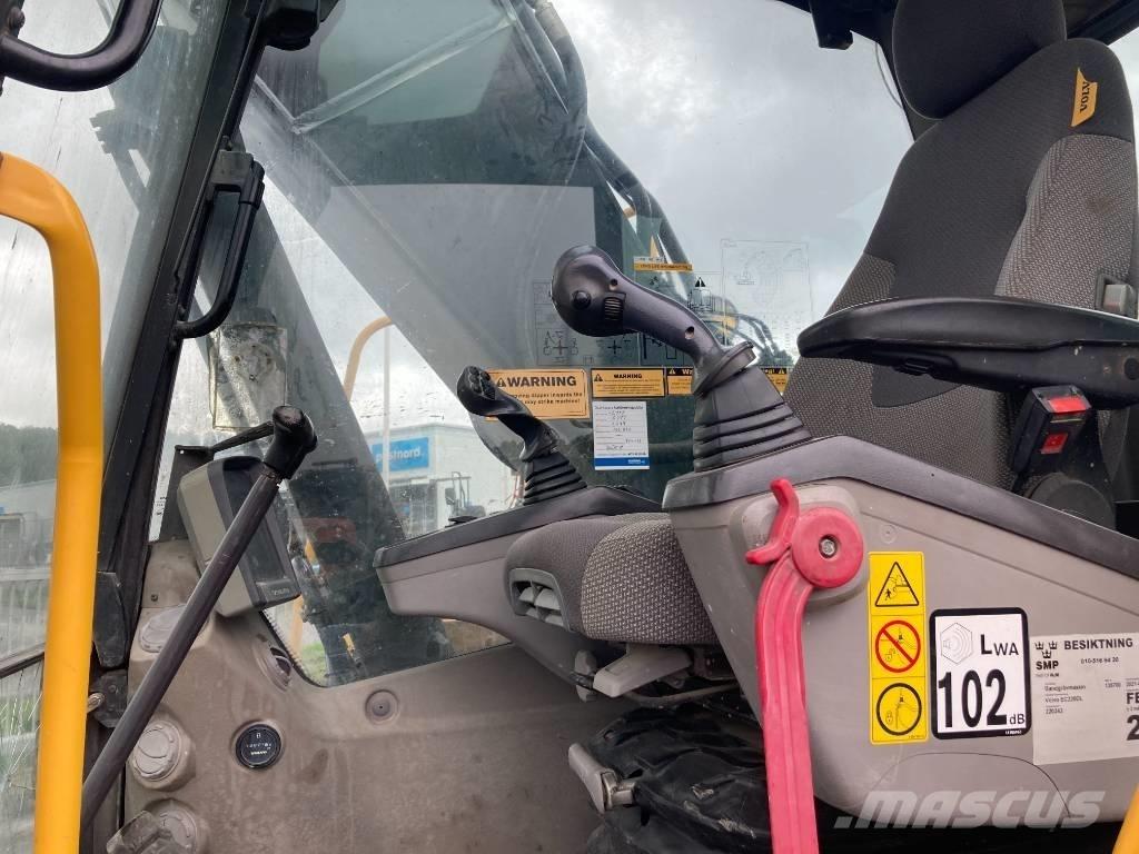Volvo EC 220 DL 대형 굴삭기 29톤 이상