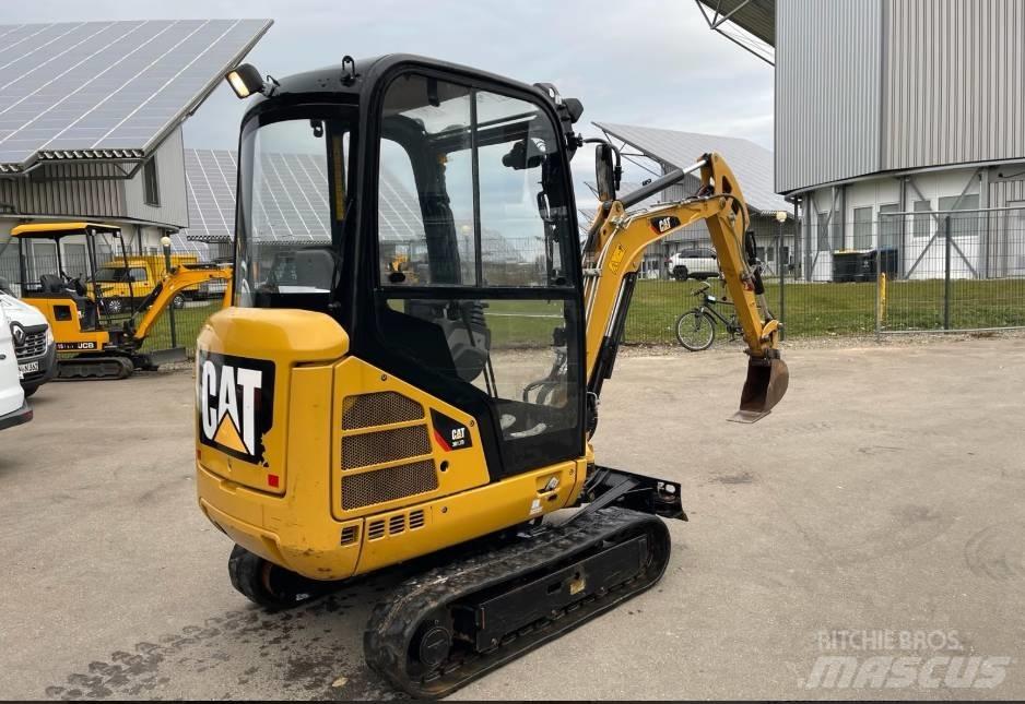 CAT 301.7 D 소형 굴삭기 7톤 미만