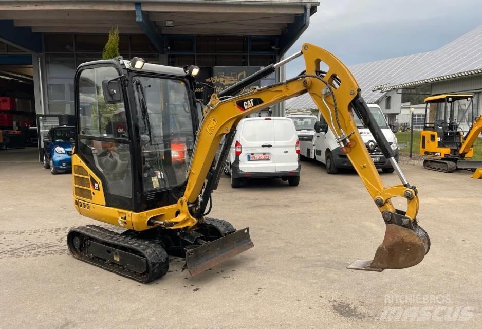 CAT 301.7 D 소형 굴삭기 7톤 미만