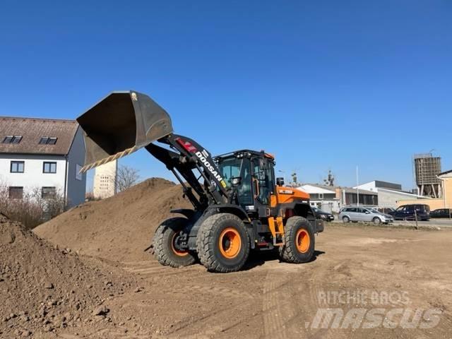 Doosan DL280  휠로우더