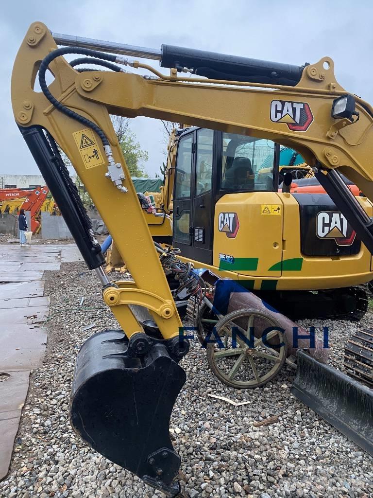 CAT 303.5E 소형 굴삭기 7톤 미만