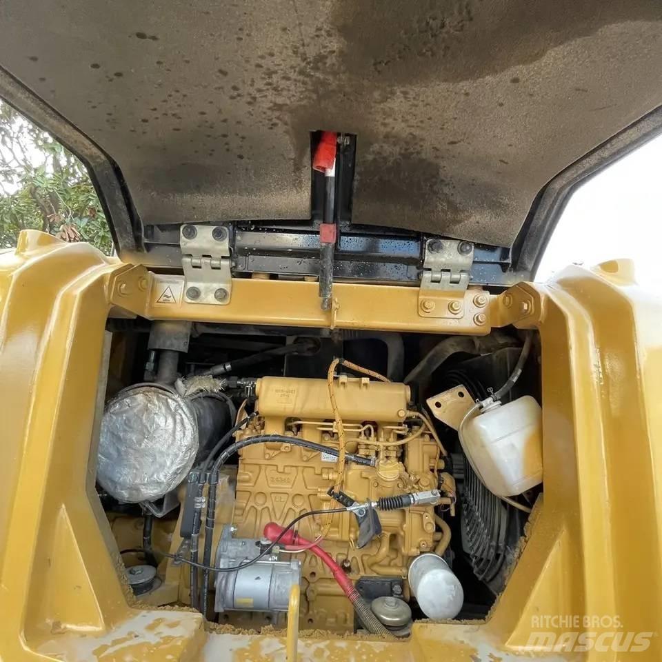 CAT 306E2 대형 굴삭기 29톤 이상