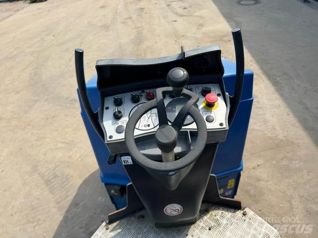 Bomag BW 100 AD-5 트윈 드럼 롤러