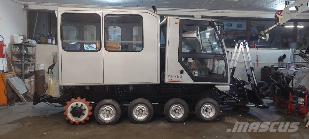 Prinoth Husky 배설차