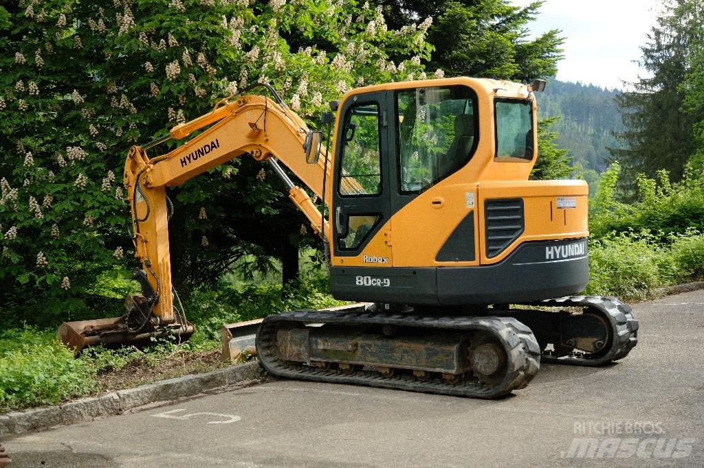 Hyundai R80CR-9 중형굴삭기 7톤-28톤