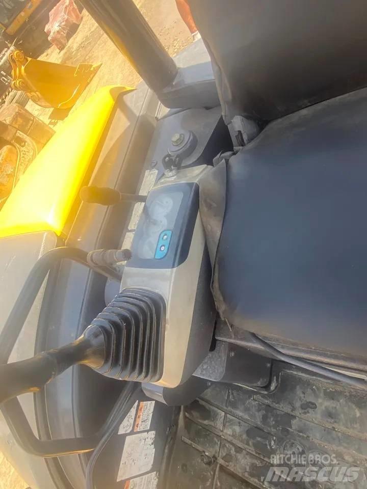 Komatsu PC 40 MR-2 소형 굴삭기 7톤 미만