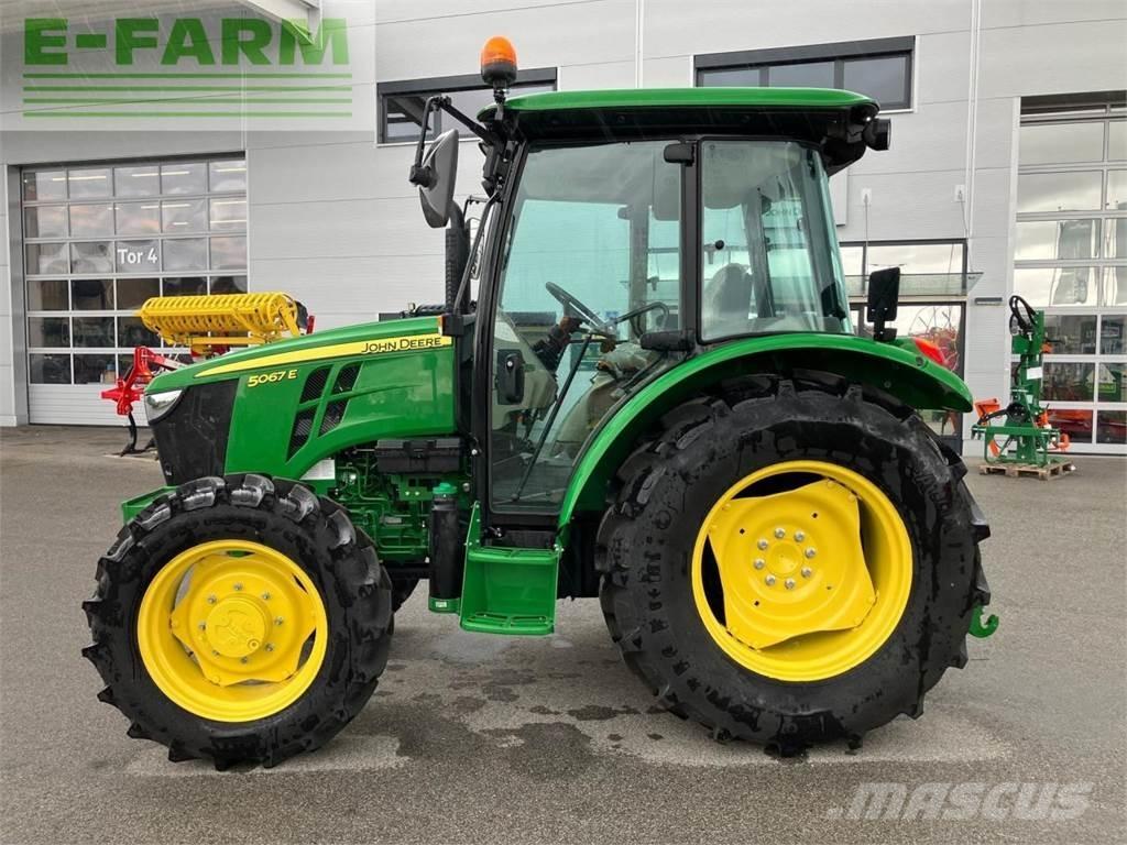 John Deere 5067E 트랙터