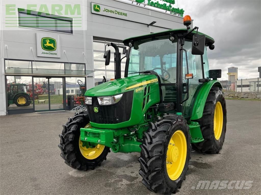 John Deere 5067E 트랙터