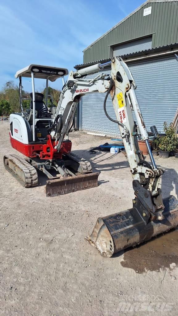 Takeuchi TB 225 소형 굴삭기 7톤 미만