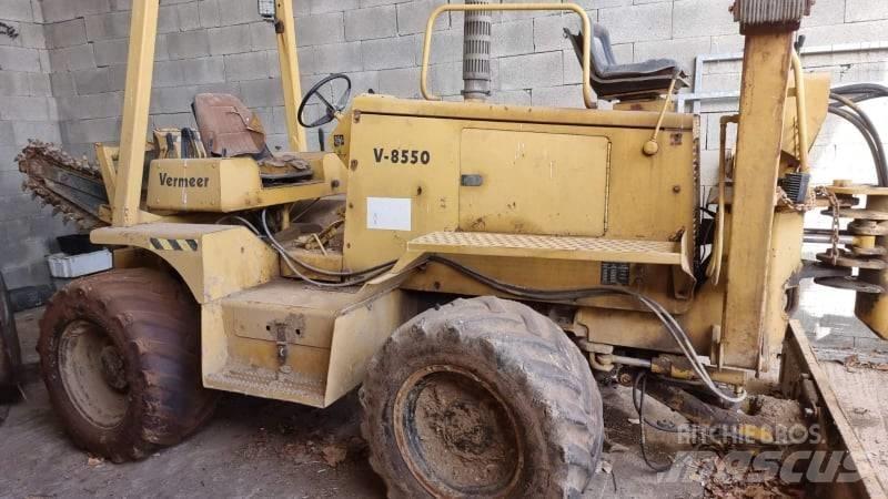 Vermeer V8550 트렌처