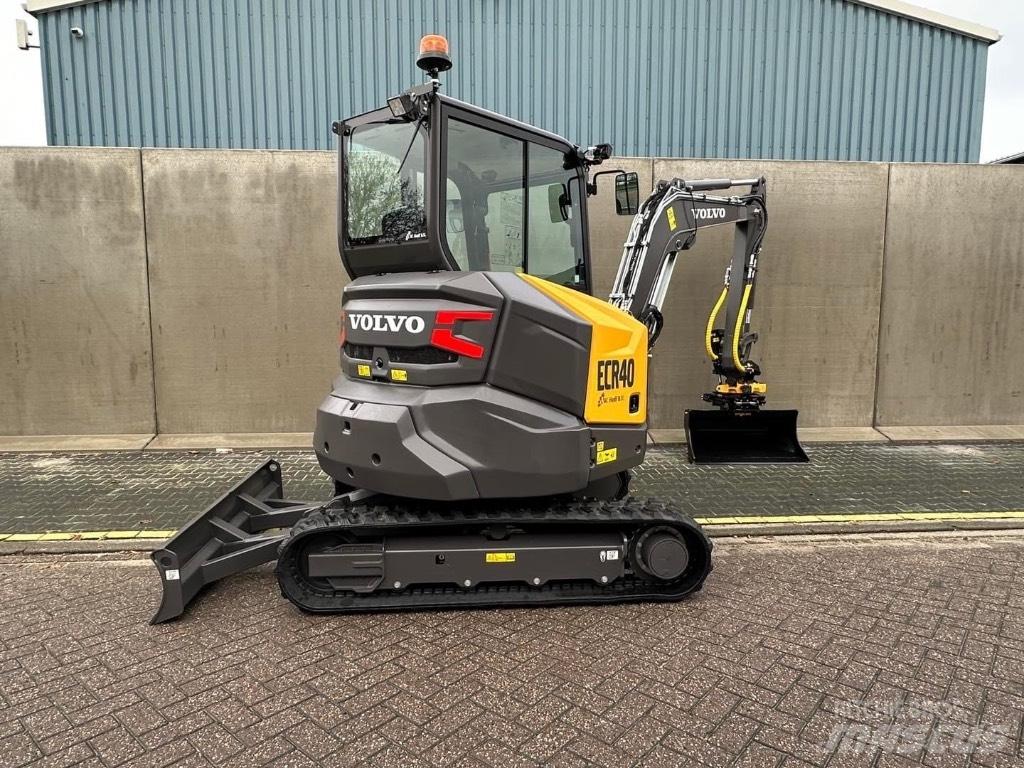 Volvo ECR 40 F 소형 굴삭기 7톤 미만