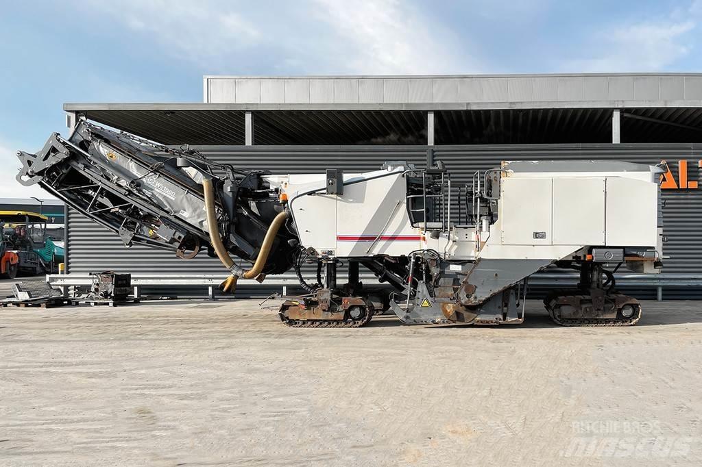 Wirtgen W 210 아스팔트 콜드 밀링 기계
