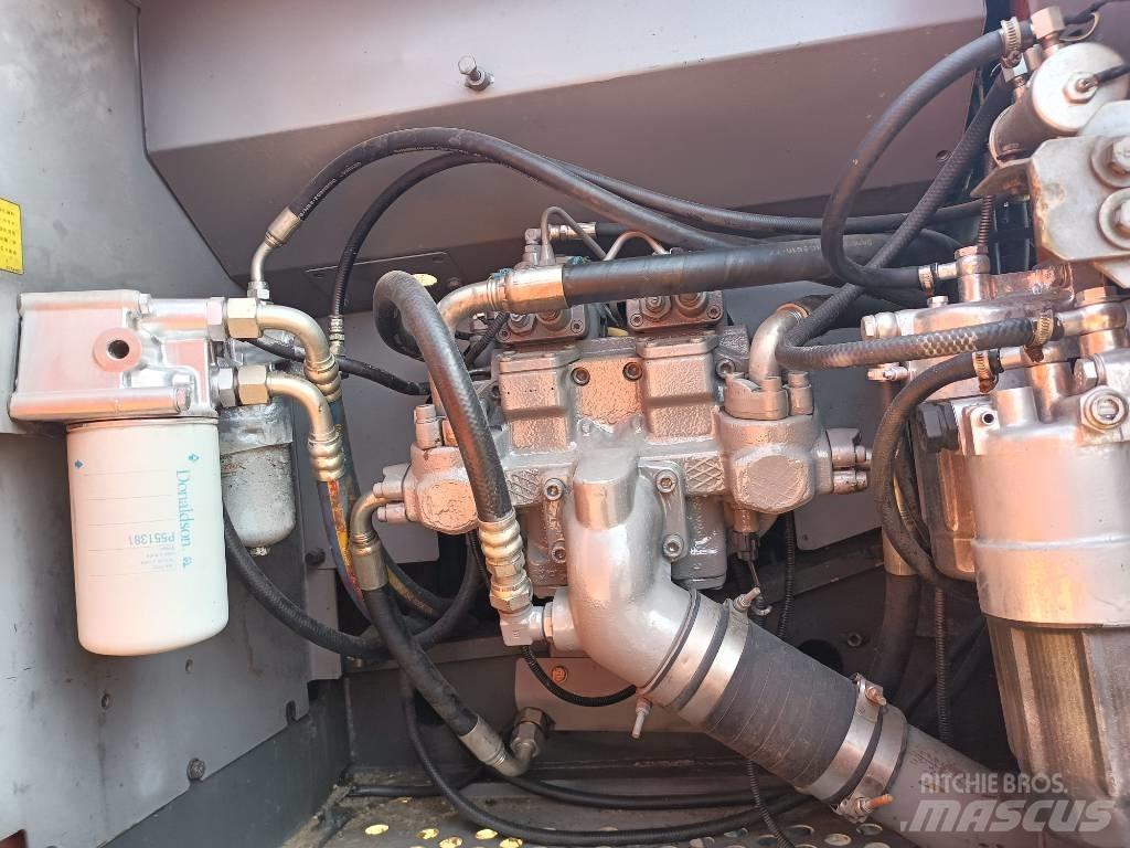 Hitachi ZX 200 중형굴삭기 7톤-28톤