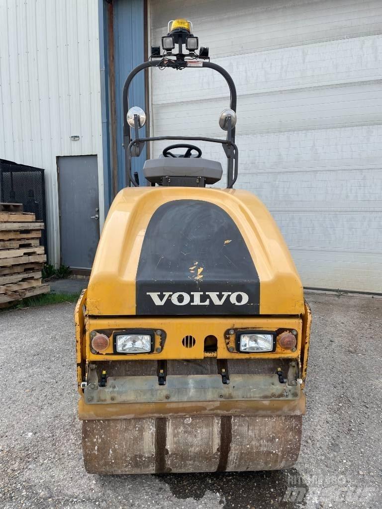 Volvo dd22 트윈 드럼 롤러