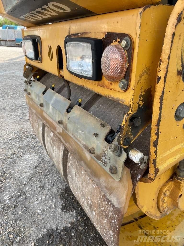 Volvo dd22 트윈 드럼 롤러