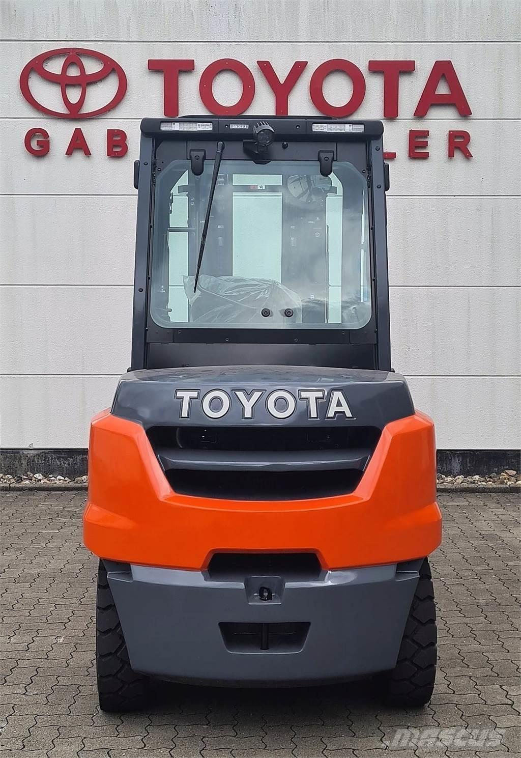 Toyota 40-8FD50N 디젤 지게차