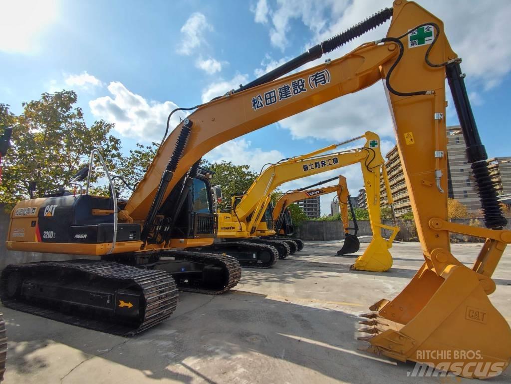 CAT 320D2 중형굴삭기 7톤-28톤