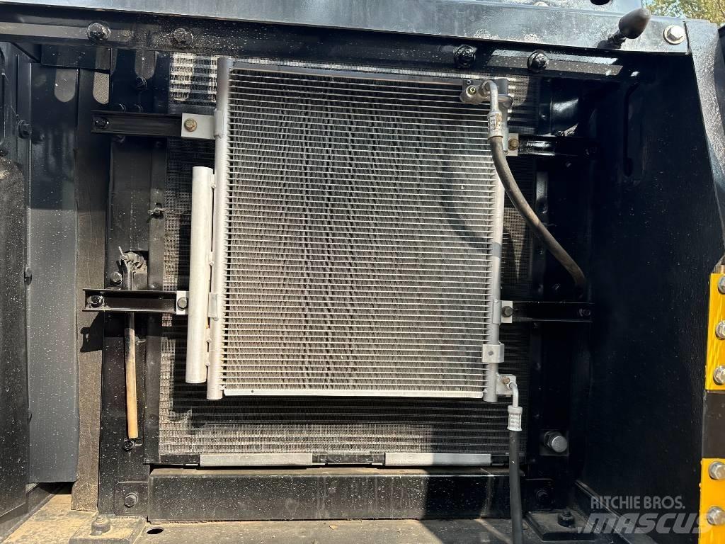 Volvo EC 210 중형굴삭기 7톤-28톤
