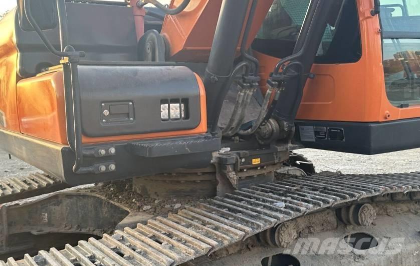 Doosan DX220 대형 굴삭기 29톤 이상