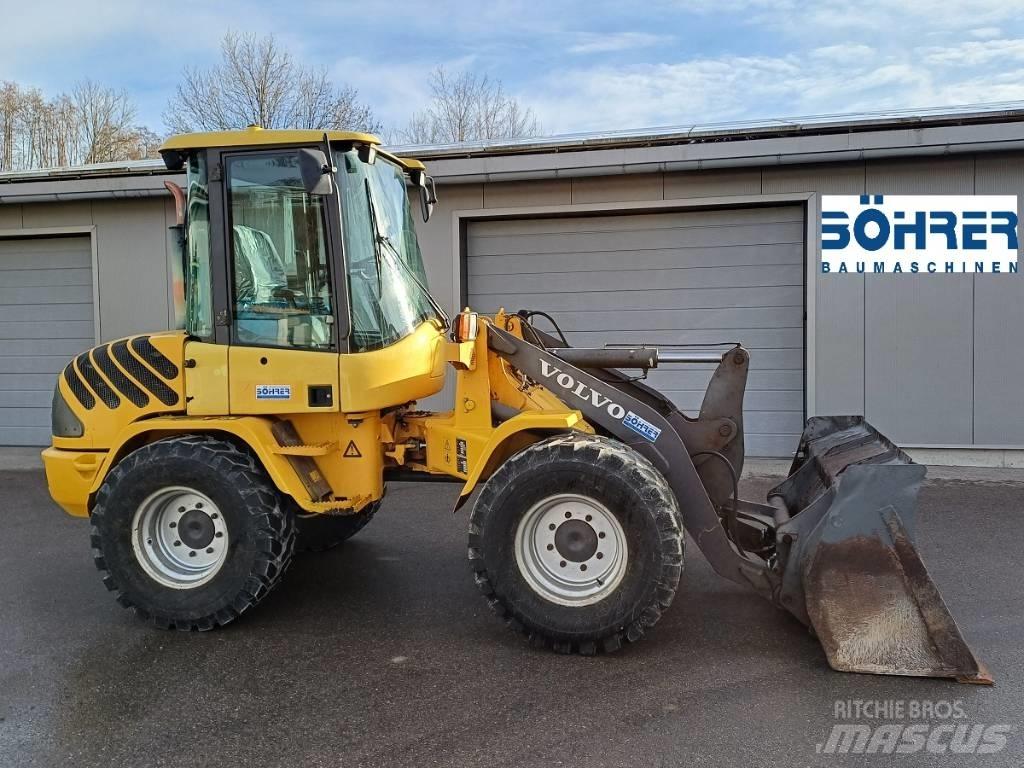Volvo L 30 B  휠로우더