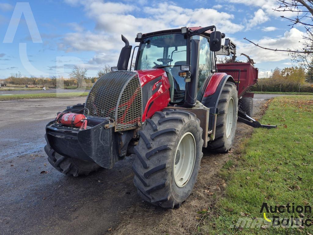Valtra N114 EH 원목 포워더