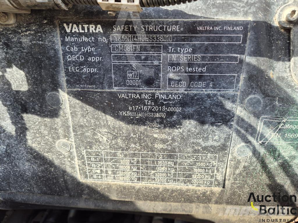 Valtra N114 EH 원목 포워더