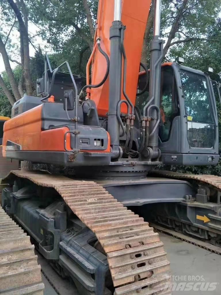 Doosan DX 530 대형 굴삭기 29톤 이상