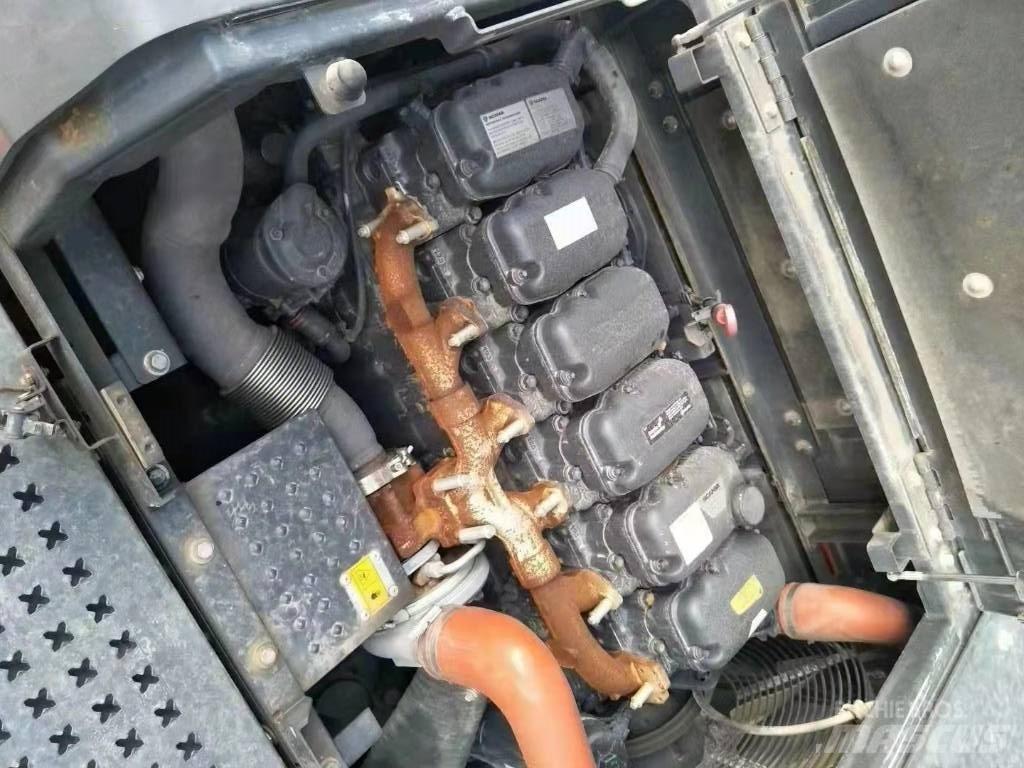 Doosan DX 530 대형 굴삭기 29톤 이상