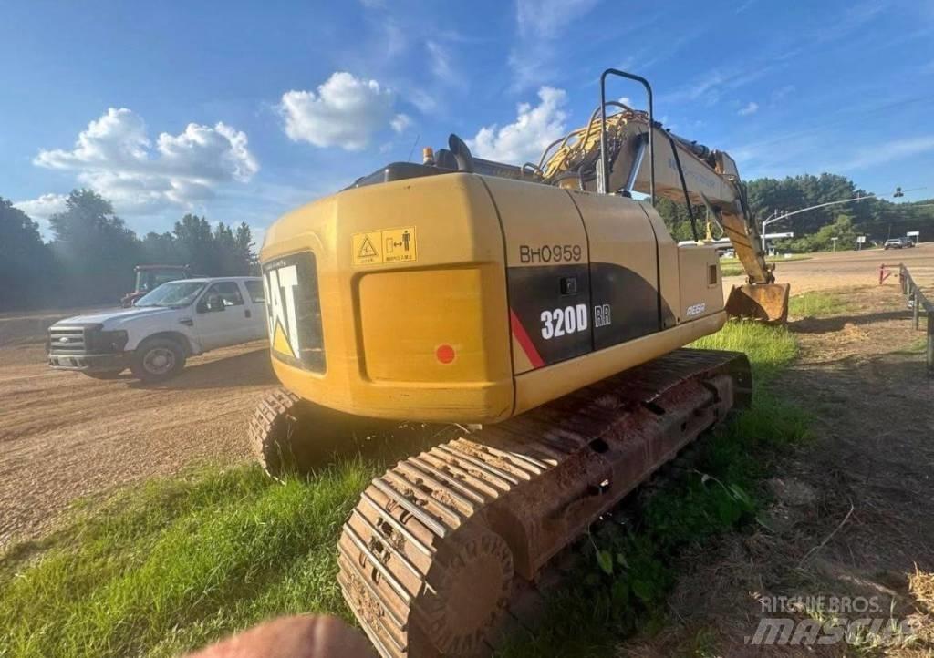 CAT 320 D LRR 대형 굴삭기 29톤 이상