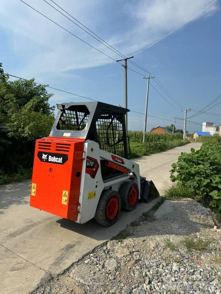 Bobcat S70  스키드로더