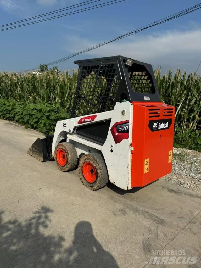 Bobcat S70  스키드로더