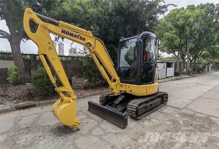 Komatsu PC35 소형 굴삭기 7톤 미만