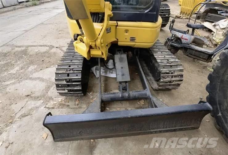 Komatsu PC35 소형 굴삭기 7톤 미만