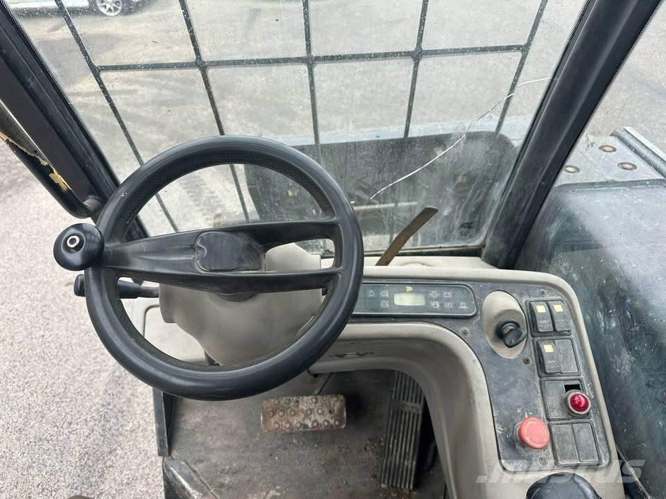 JCB TLT 25 D 텔러 핸들러