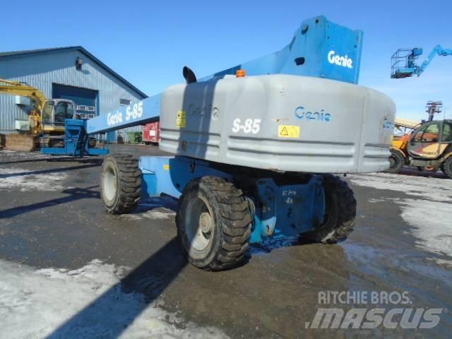 Genie S 85 견인식 전동이동 리프트